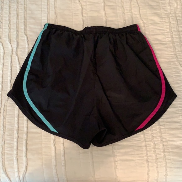 Nike tempo shorts - Picture 2 of 2